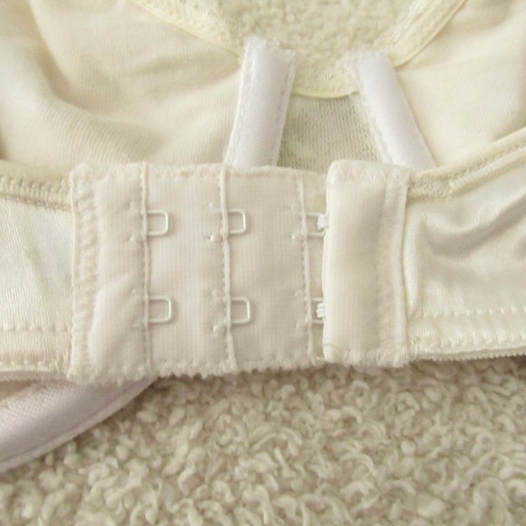 New Olga Bra 38C Underwire Cream Green Floral Embroidered Vintage 33038 - Picture 5 of 7